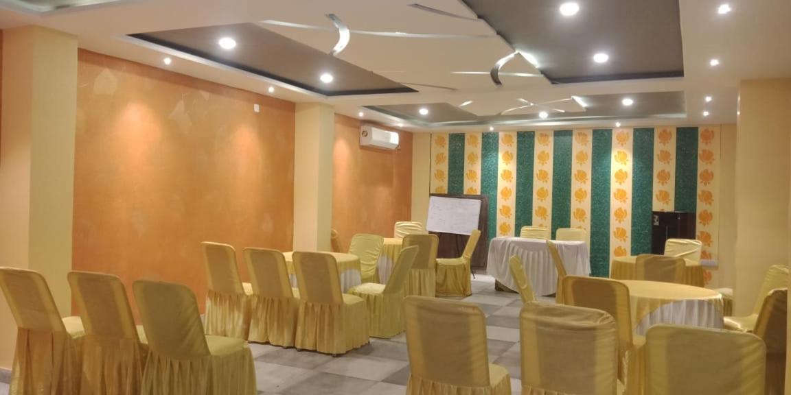 Hotel Grand Surya Kodarma Экстерьер фото